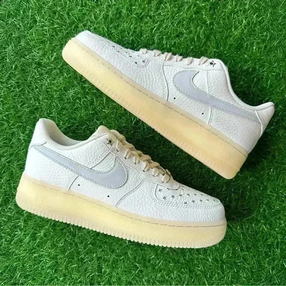 Nike Air Force 1 ‘07 Summit White / Pure Platinum Stars - Picture 4 of 8